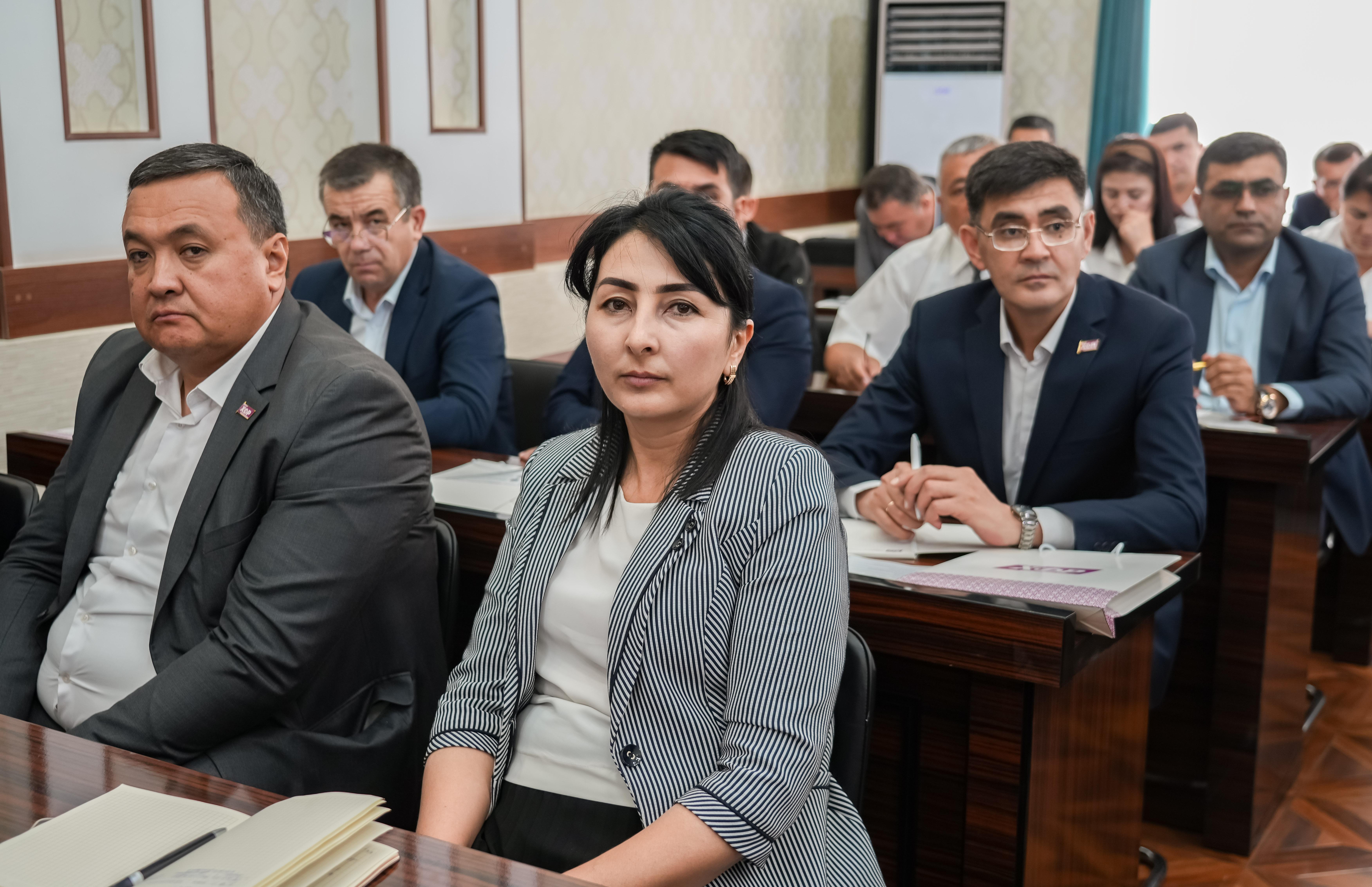 Respublika ilmiy-amaliy konferensiyasi tahlil va takliflarga boy bo‘ldi