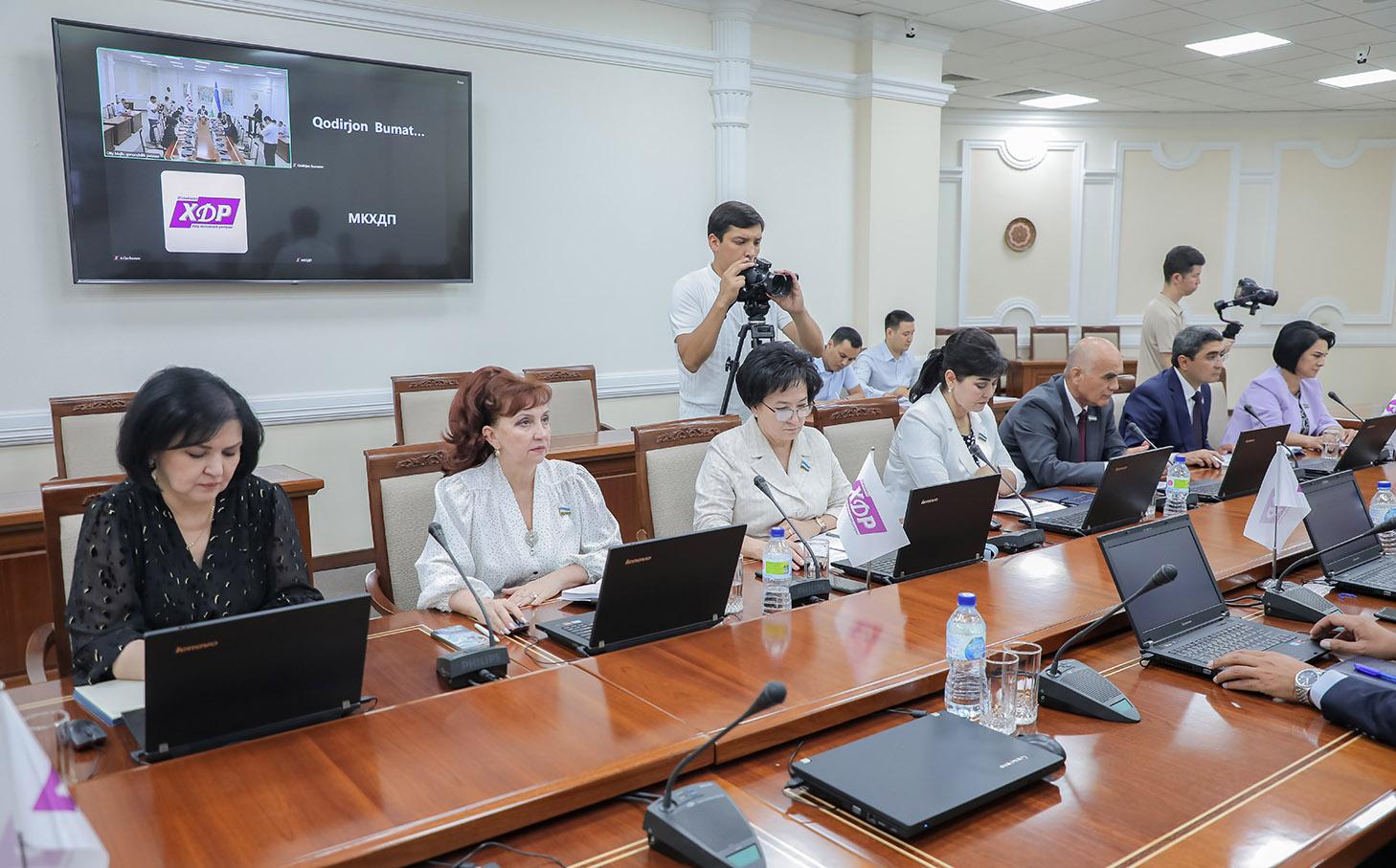 Қонун лойиҳалари орқали халқ манфаатларини ҳимоя қилиш илгари сурилмоқда