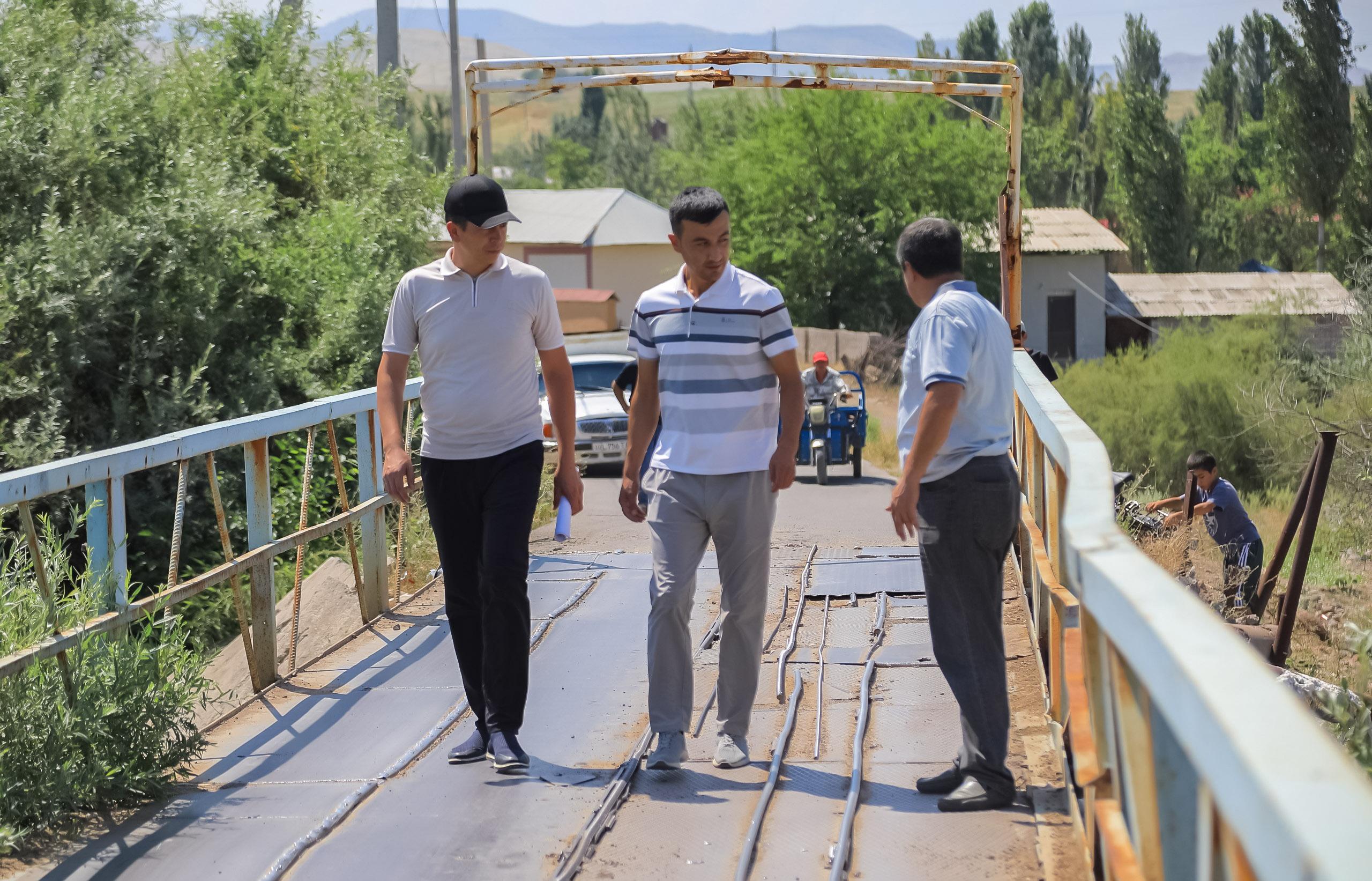 Chinorli va Said-ota mahallalarini bog‘lovchi temir ko‘prikni yangilash kerak